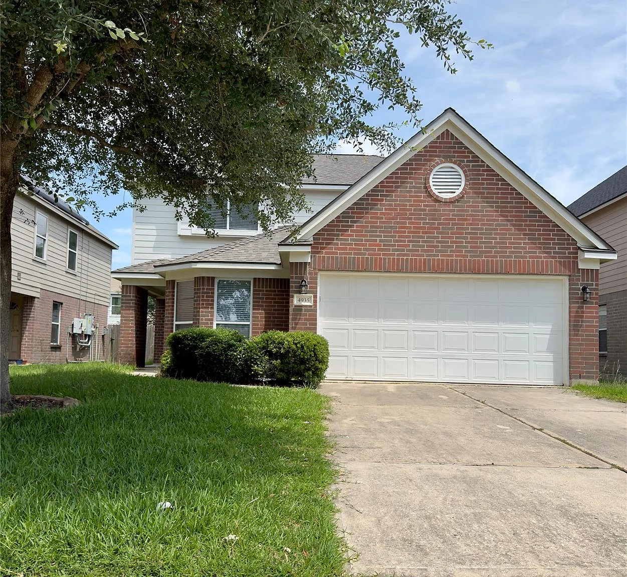 4 bed, 3.0 bath, 2321 sqft, $2,800 — Photo 2