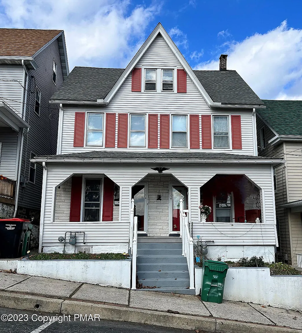 4 bed, 1600 sqft, $1,700 — Photo 1