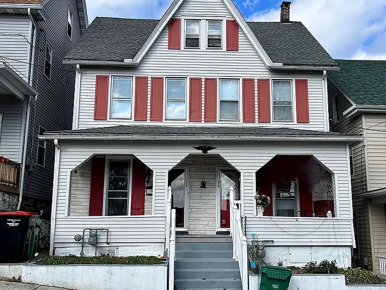 216-218 Carbon St #216-218 — Photo 1