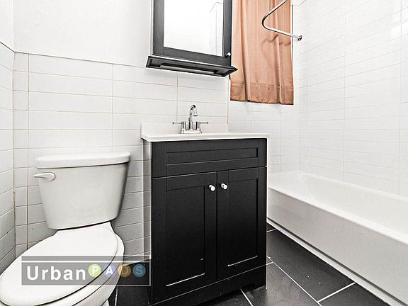 5th image of 823 Hancock St APT 1A