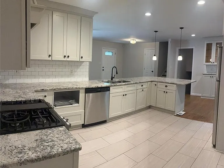 1744 Oak Ridge Way — Photo 4