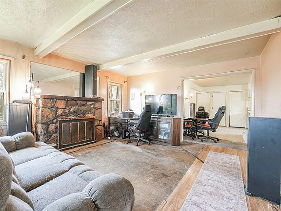 5th image of 5704 Crandall Rd