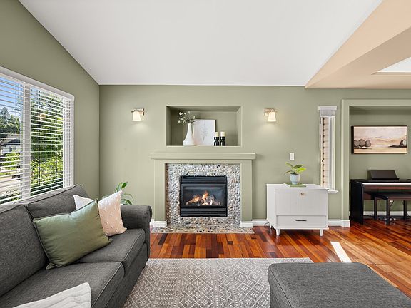 5th image of 11457 Creekside St
