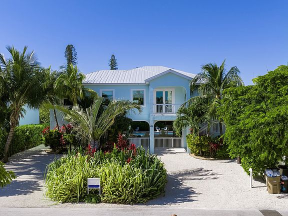 3rd image of 426 Calle Limon