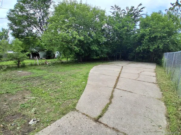 8653 Braile St, Detroit, MI 48228