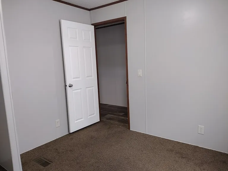 108 Ashford Dr — Photo 14