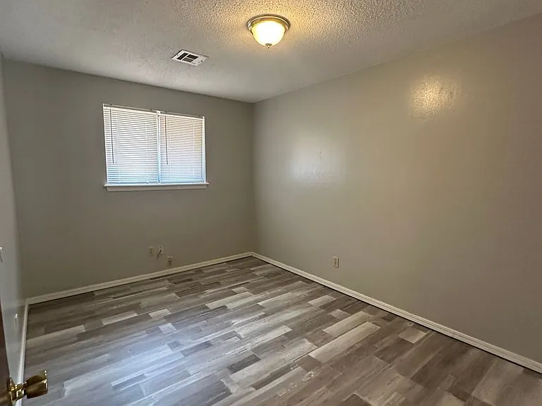 3904 Overland Dr — Photo 26