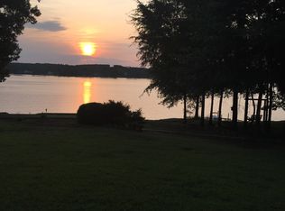 1104 Catawba River Rd, Great Falls, SC 29055