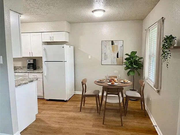 Breakfast Area AI staged