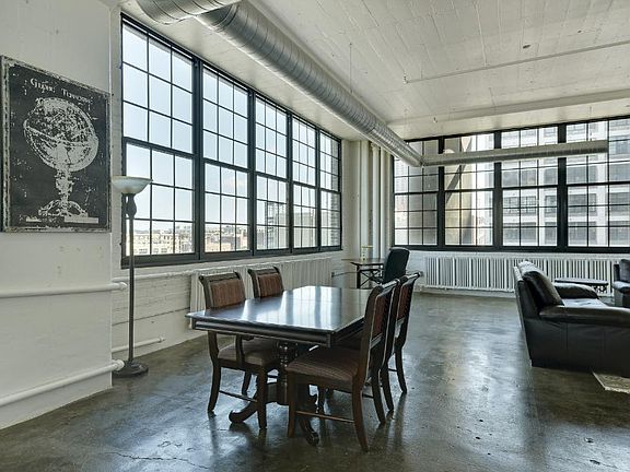 5th image of 500 Robert St #323