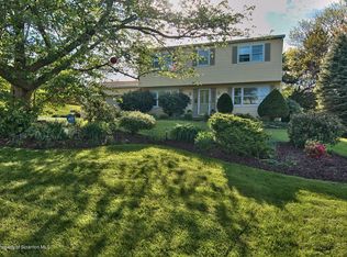 613 Gladiola Dr, Clarks Summit, PA 18411