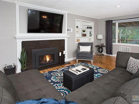 3rd image of 542 Park Ln