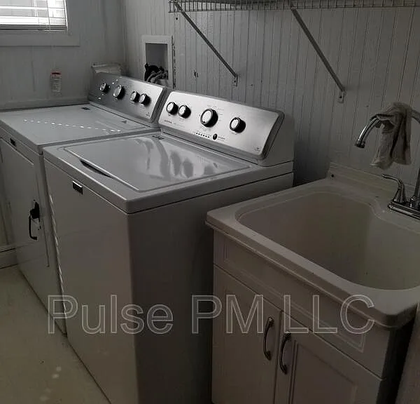 711 Philadelphia St #2 — Photo 9