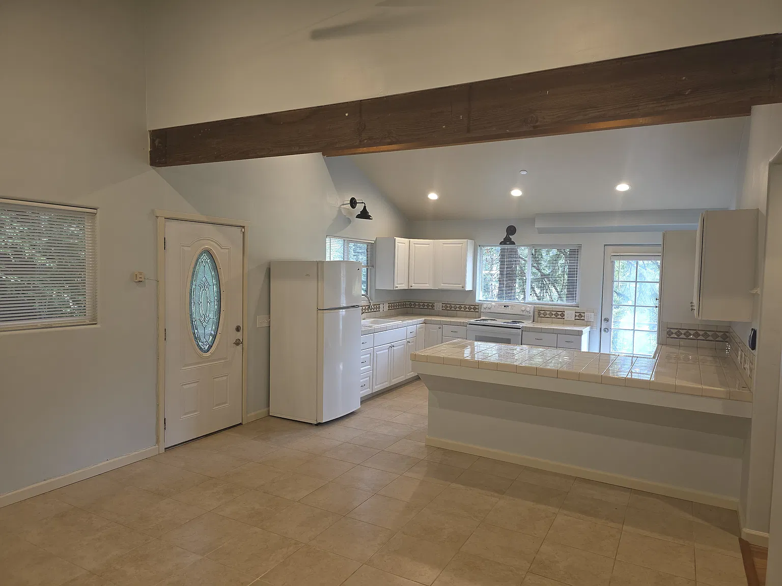 3 bed, 1422 sqft, $2,650 — Photo 4