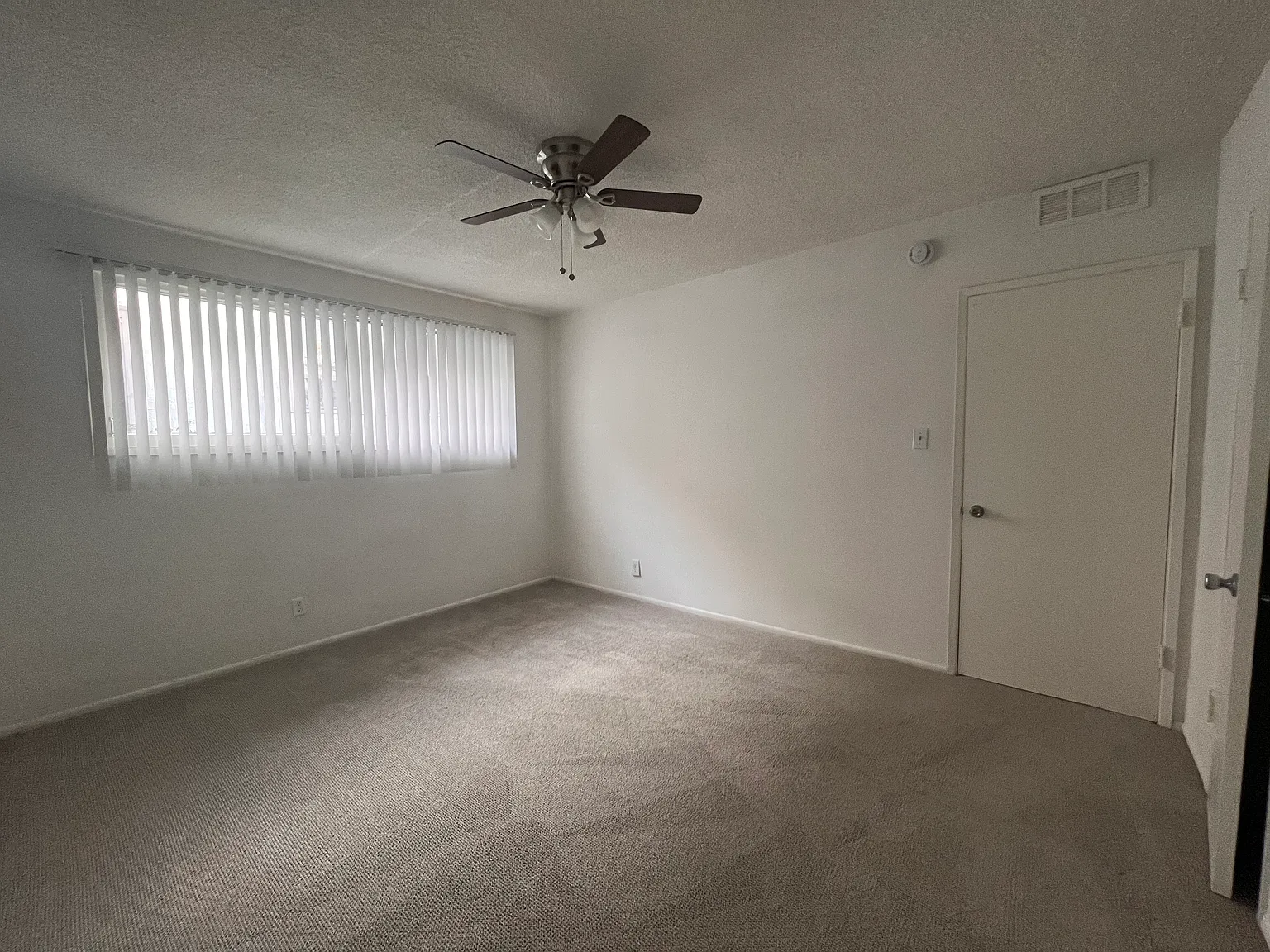 1 bed, 835 sqft, $1,950 — Photo 4