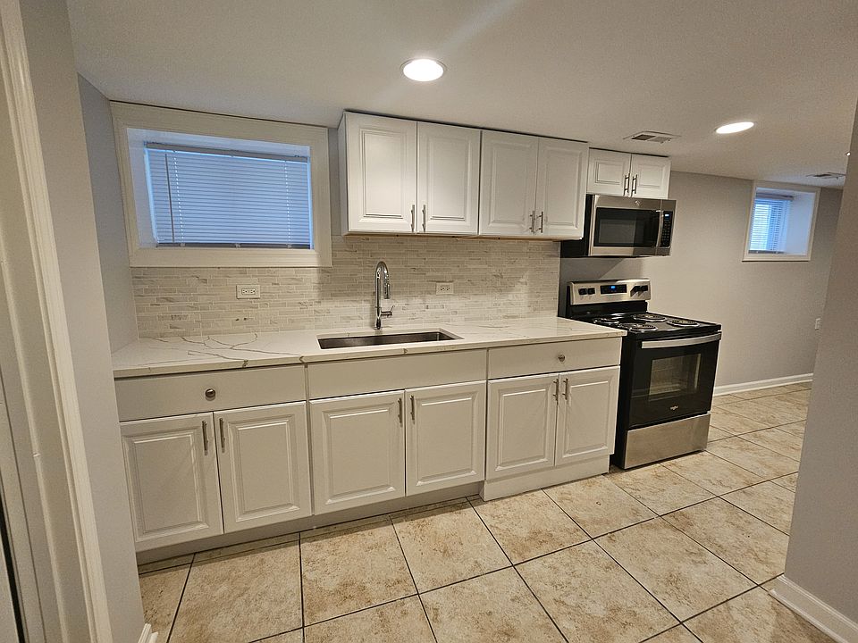1st image of 3805 N Sacramento Ave APT B