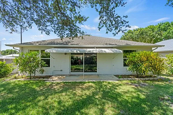 3225 3rd Pl — Photo 10