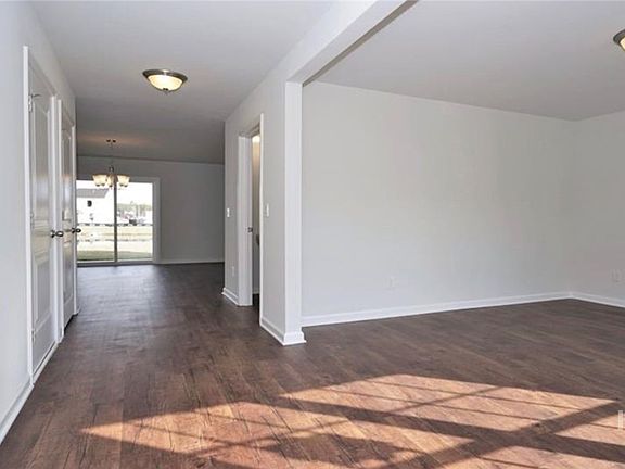 2nd image of 124 Skylark Road
