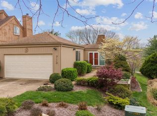 712 Country Stone Ct, Ballwin, MO 63021