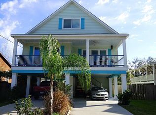 625 Oak Rd, Clear Lake Shores, TX 77565