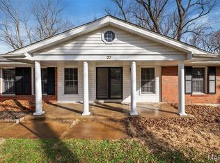 27 Nob Hill Dr, Saint Louis, MO 63138