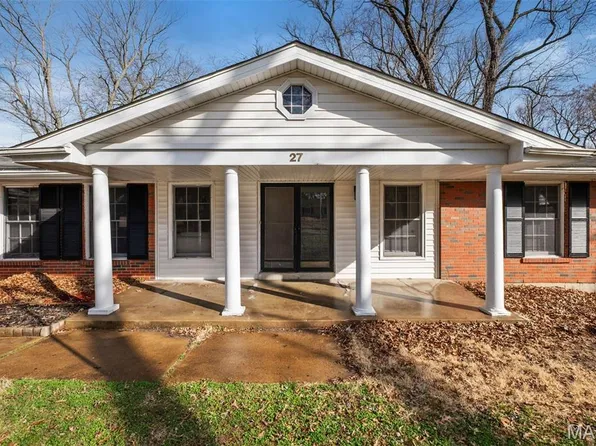27 Nob Hill Dr, Saint Louis, MO 63138