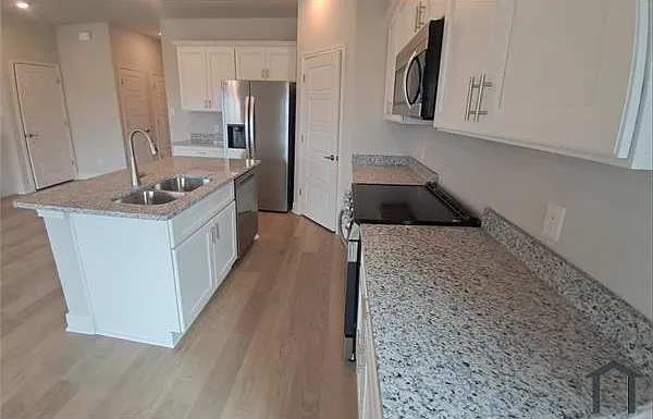 7134 Magnolia Crk #101 — Photo 4