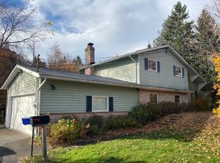 11495 Woodiebrook Rd, Chardon, OH 44024