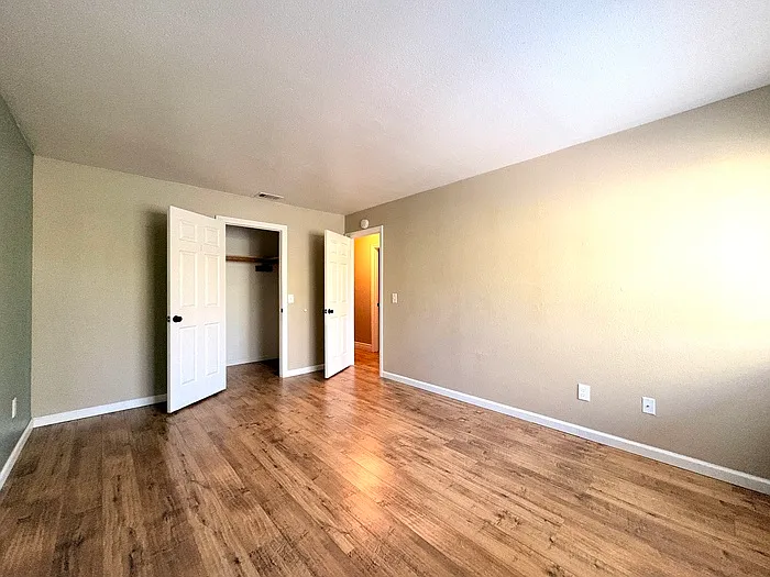 202 Pine St — Photo 12