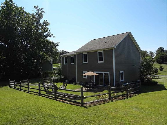 3rd image of 1270 Cottage Ln
