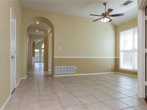 4th image of 3057 Bigleaf Dr