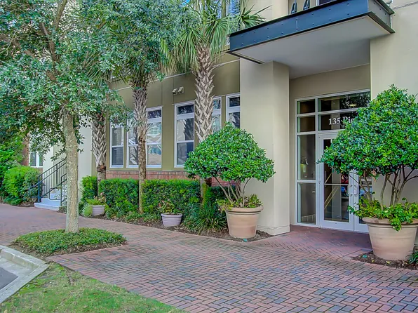 135 Pier View St Unit 105, Daniel Island, SC 29492