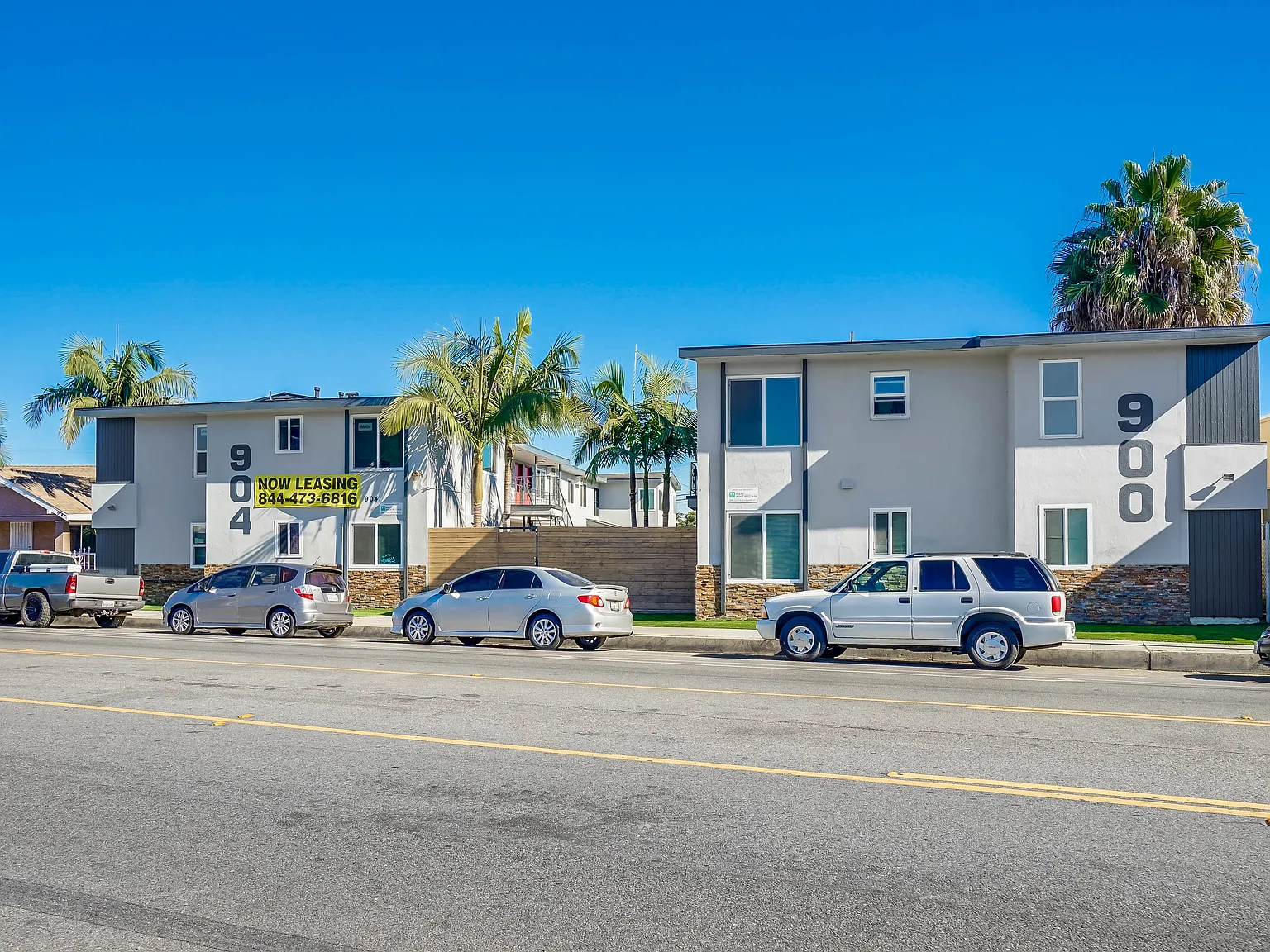 900 Alamitos Ave — Photo 2