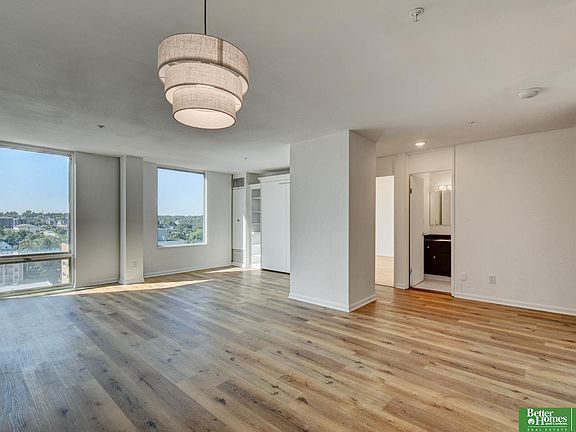 2nd image of 3000 Farnam St APT 9E