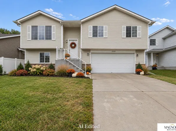 1608 Frisco Dr, Lincoln, NE 68521