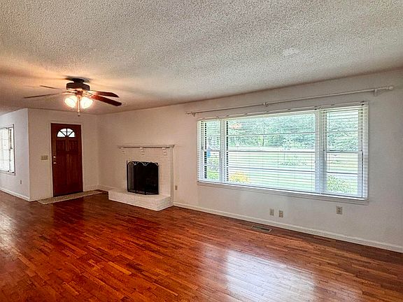 4th image of 3565 Valley St