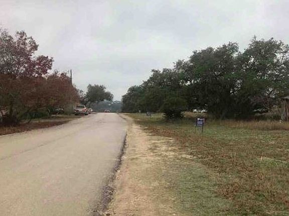 Exterior Neighborhood (street photo)