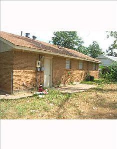 2nd image of 2700 SE 48th St