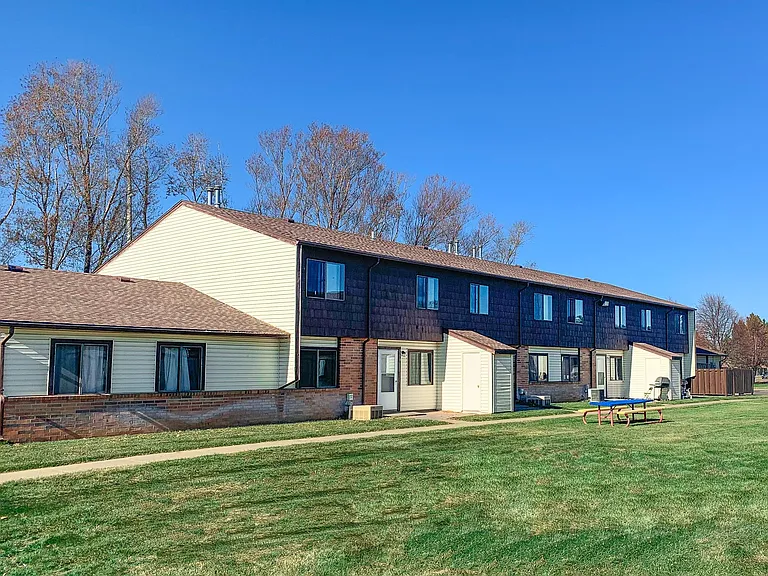 Prairie View Townhomes — Photo 9
