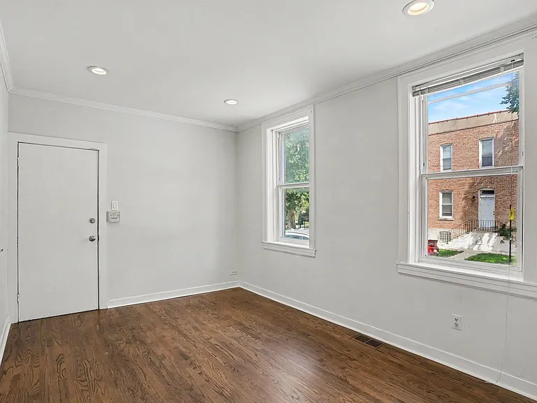 2257 W Hirsch St #1E — Photo 3