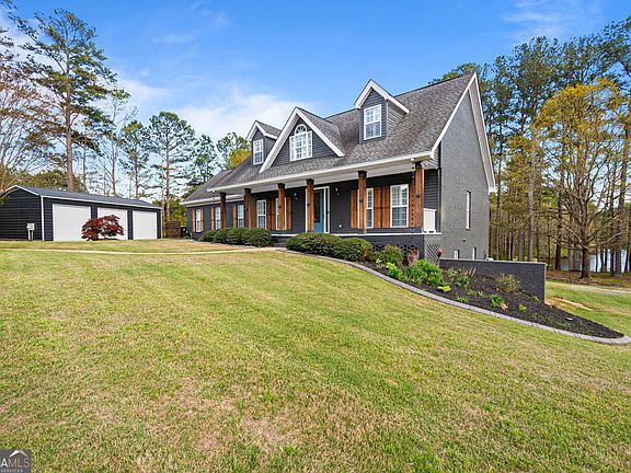 3rd image of 20 Dads Walk