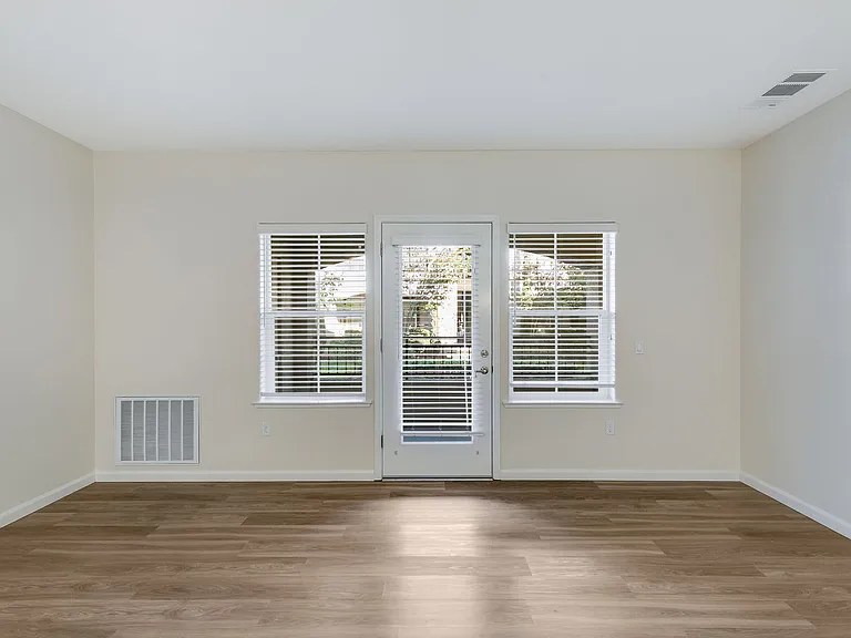 Luxe Ripon Apartments — Photo 16