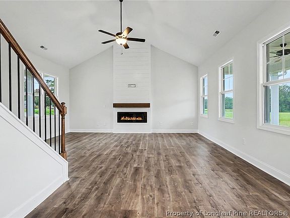 5th image of 748 Brown Rd