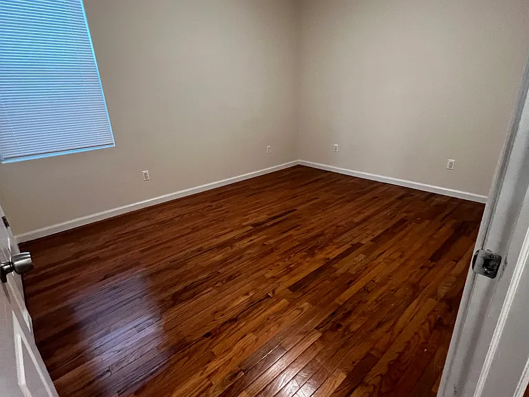 159 Montgomery St #3 — Photo 8