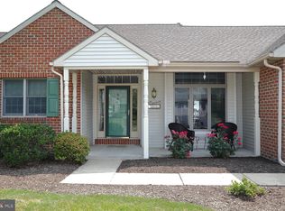 13 Village Dr, Lititz, PA 17543