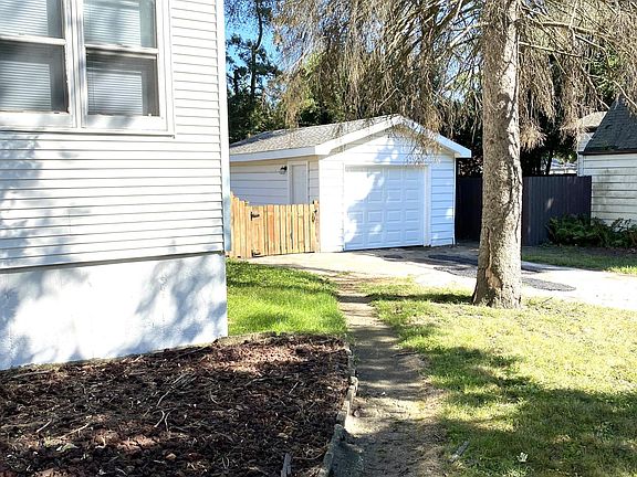 3rd image of 7117 Ontario Ave