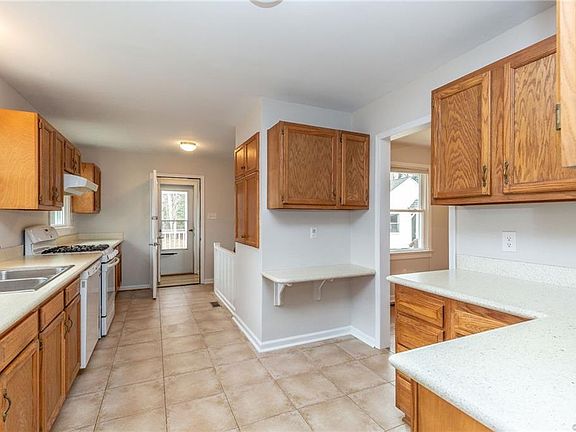 5th image of 1671 Main Blvd