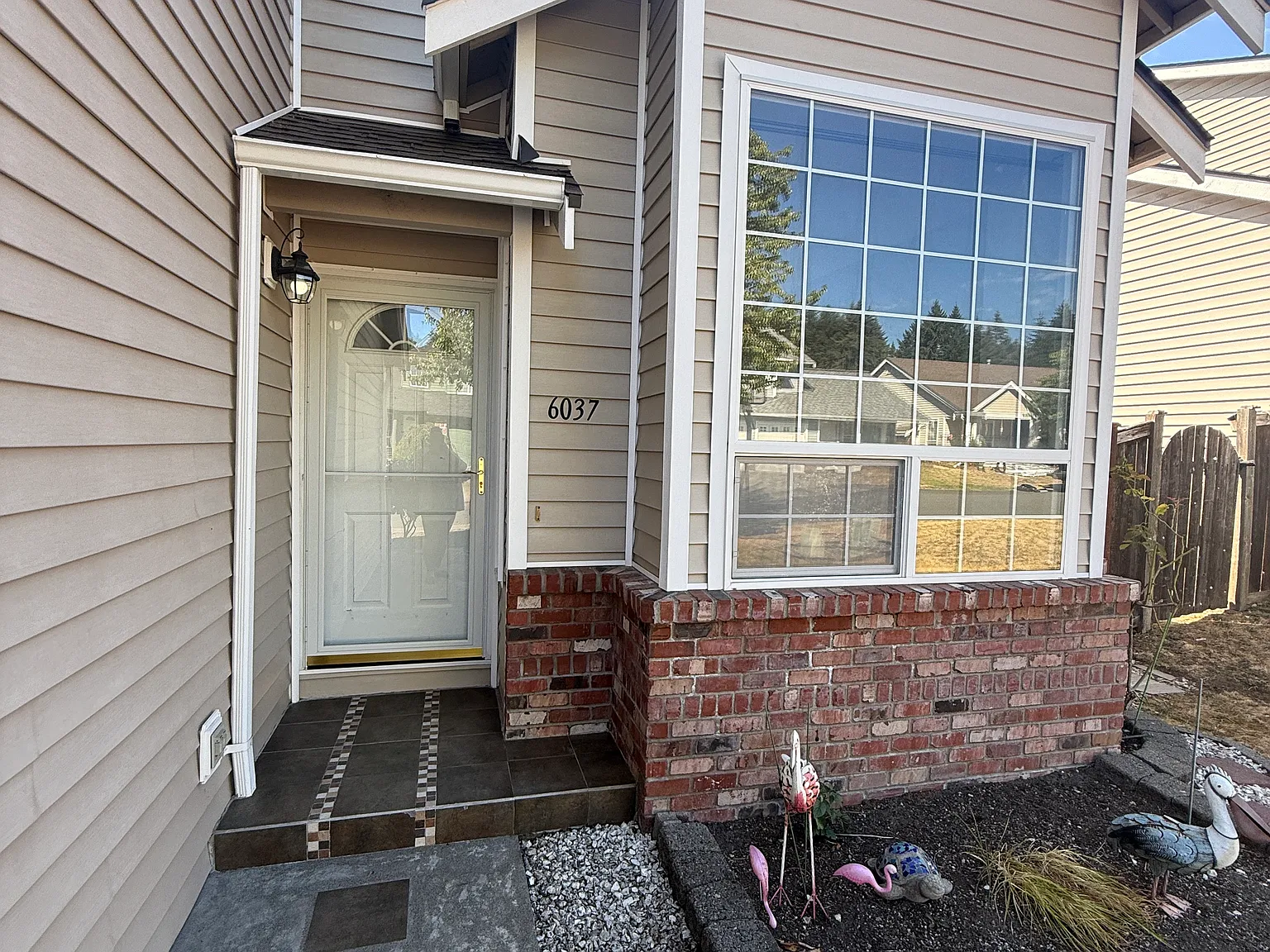 3 bed, 2.5 bath, 1612 sqft, $2,500 — Photo 3