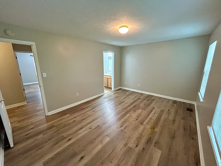 3039 Armory Dr — Photo 22