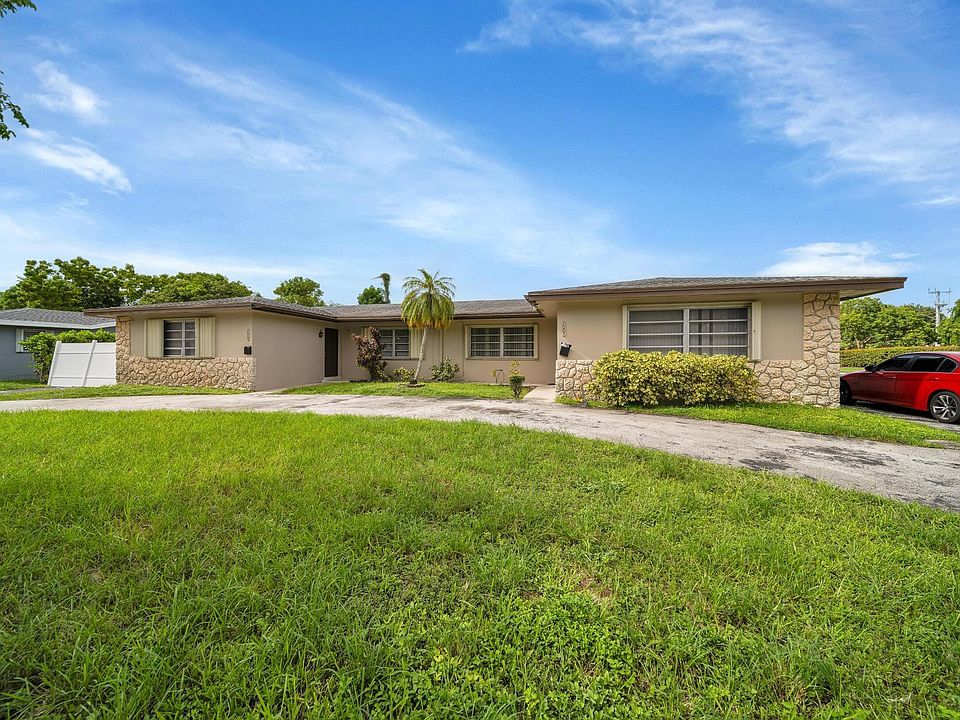 1st image of 7001-7005 NW 15th Street